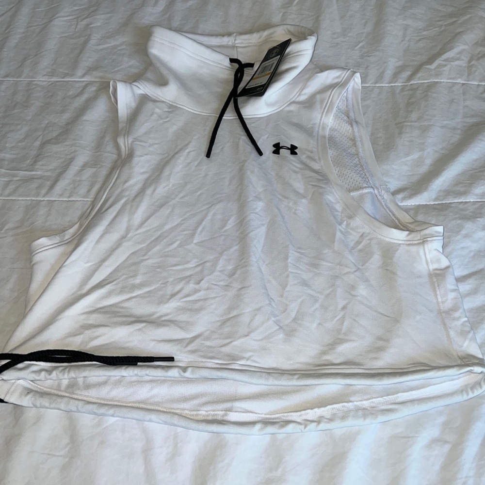 NWT - Under Armour Womens workout Sleeveless Sweatshirt